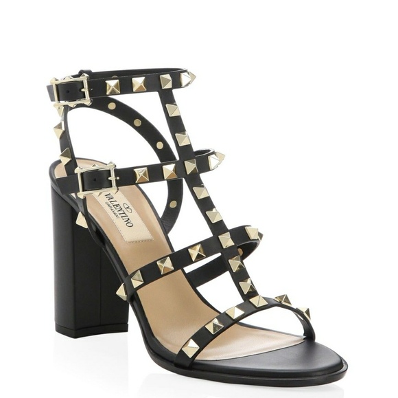 rockstud t strap sandal